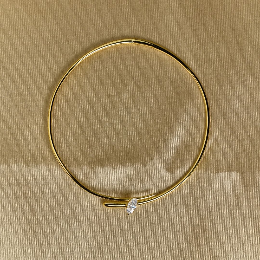 GAZE CHOKER