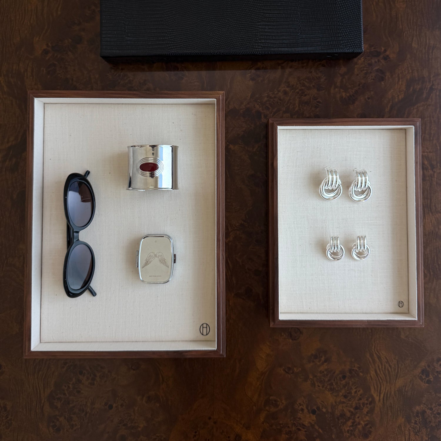 DISPLAY TRAY