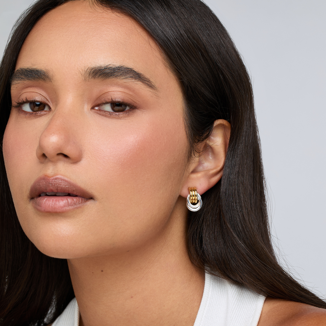 MICRO KNOT EARRINGS
