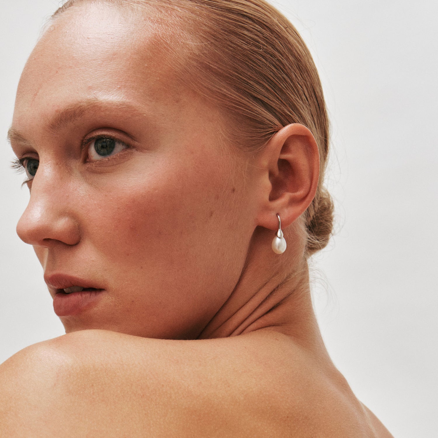 ODETTE PEARL EARRINGS